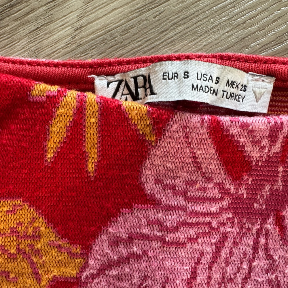 ZARA CROPPED TOPS - Picture 3 of 15